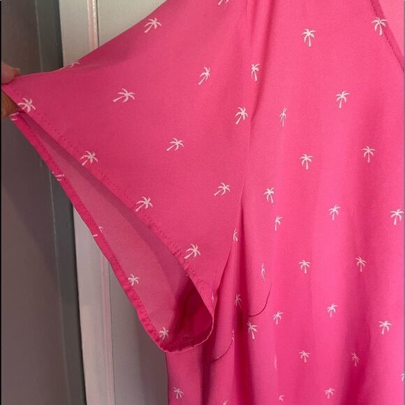 Torrid Hot Pink Palm Tree Short Sleeves Buttons Down Back Blouse Top.Size 4X - Picture 6 of 12